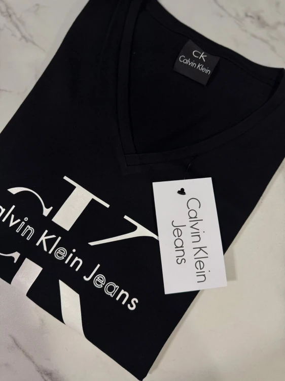 Koszulka Męska Calvin Klein Dekolt V Czarna